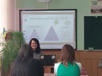 Photo 5469734825796693225 Y