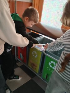 Photo 5235912438224456564 Y