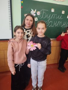 Photo 5251708765298430072 Y