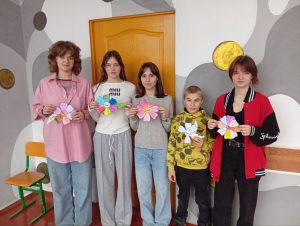 Photo 5251708765298430080 Y