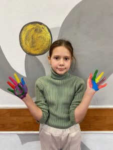 Photo 5253960565112114579 Y