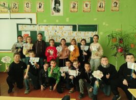 Photo 5258459990031274529 Y