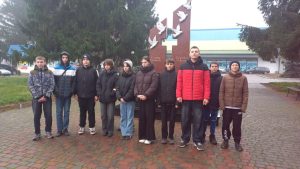 Photo 5260349560893148728 Y