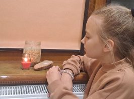 Photo 5262776002667023731 Y