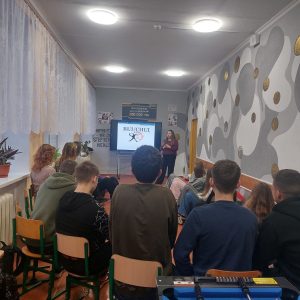 Photo 5291797444578446726 Y (1)