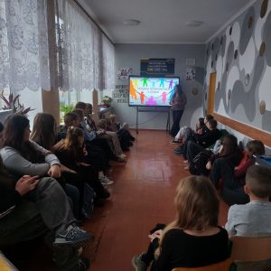 Photo 5296653622366113627 Y