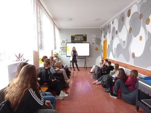 Photo 5296653622366113662 Y