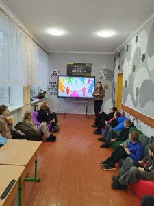 Photo 5296653622366113667 Y