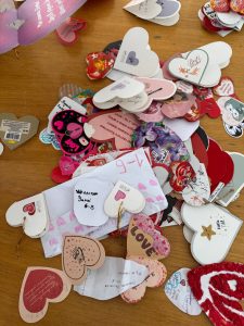 Photo 5231432606946104621 Y