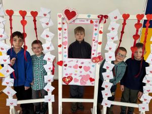 Photo 5231432606946104625 Y