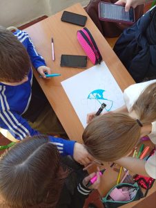 Photo 5235538106054808440 Y