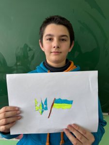 Photo 5240060371610047775 Y