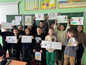 Photo 5240060371610047776 Y