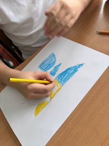 Photo 5240060371610047778 Y