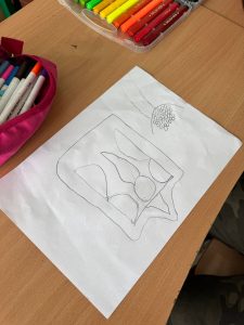 Photo 5240060371610047780 Y