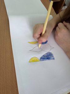 Photo 5240060371610047781 Y