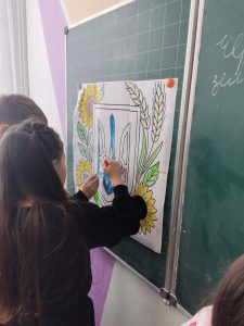 Photo 5240303904845665041 Y