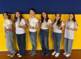 Photo 5287613506482017334 Y