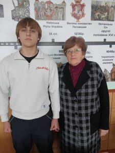 Photo 5298705624596158230 Y