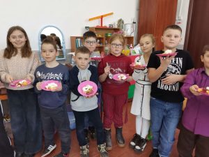 Photo 5301013654121682478 Y