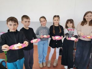 Photo 5301013654121682479 Y