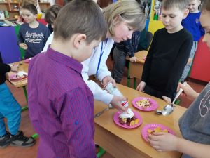 Photo 5301013654121682481 Y