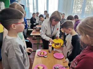 Photo 5301013654121682483 Y