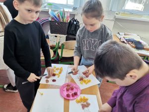 Photo 5301013654121682485 Y