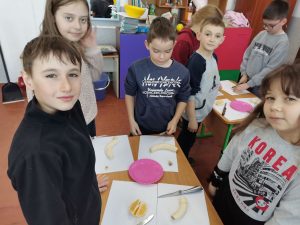 Photo 5301013654121682487 Y