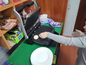 Photo 5303228993957992122 Y