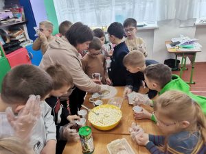 Photo 5303228993957992126 Y