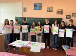 Photo 5368368392114475830 Y