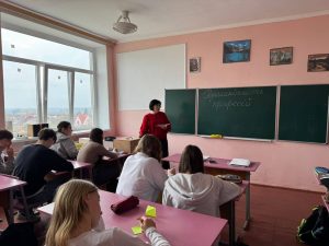 Photo 5368368392114475833 Y