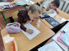 Photo 5388768602007212847 Y