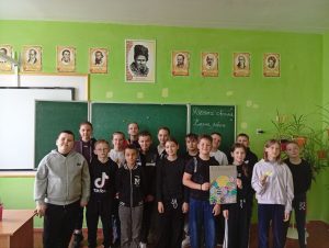 Photo 5388937050624563375 Y