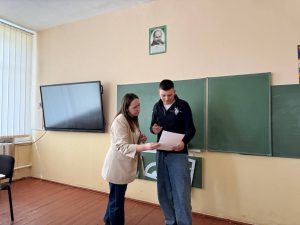 Photo 5438404937751663587 Y