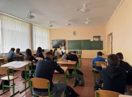 Photo 5438404937751663592 Y