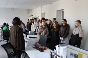 Photo 5440676902436804040 W